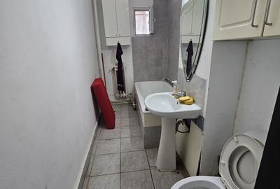 350euro/luna, Galata, apartament 2 camere, mobilat si utilat modest - 4