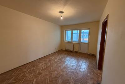 Apartament 3 camere , zona Minerului - 3