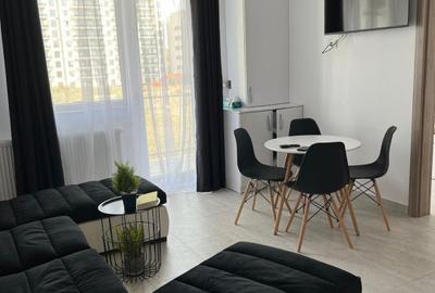 Apartament cu 2 camere semidecomandat, mobilat în Nord