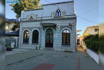 CLADIRE CU ARHITECTURA EMBLEMATICA - FOST SEDIU INTEL - 1