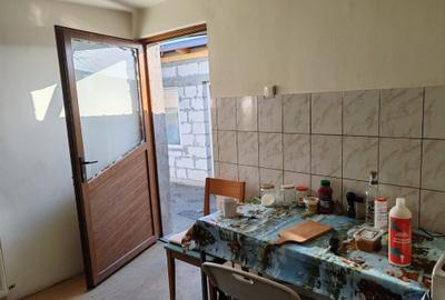 Casa 7 camere libera la vanzare SATU NOU - 37