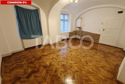 Garsoniera spatioasa de inchiriat in Centrul Istoric - Comision 0 - 1