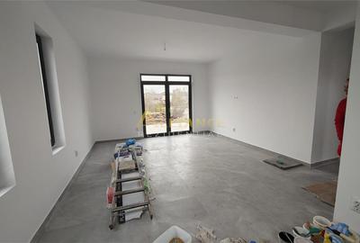 Casa individuala - 3 camere - 2 bai - 378 mp teren - 5
