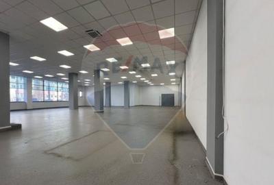Spațiu comercial de închiriat, zona Iris, 600mp, înălțime 3.80-4.20m - 3