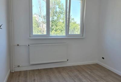 Apartament cu 3 camere semidecomandat în Titan