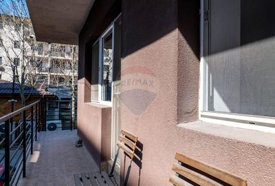 Dobroesti - vanzare apartament 3 camere, strada Marului - 26