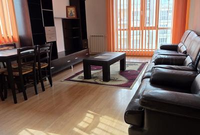 Apartament cu 3 camere semidecomandat, mobilat în Tătărași