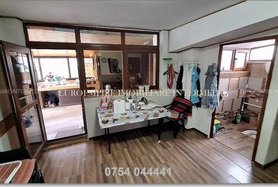 Vila+casa de vanzare zona Km 5 - 12
