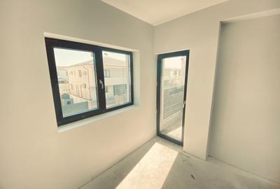 Duplex cu 4 camere si mansarda. Curte 250 mp. Comision 0 - 15