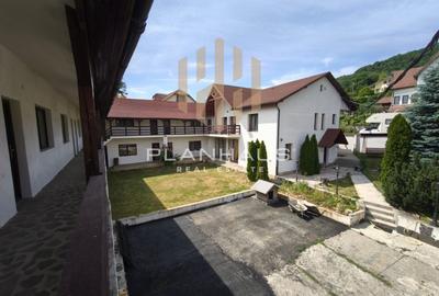 Casă cu 20 camere în Central