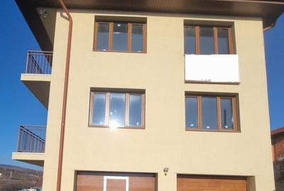Casa de vanzare 6 camere 273mp - 2