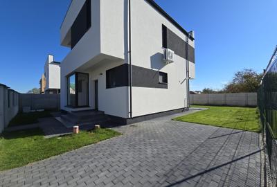 Casă cu 4 camere în Berceni