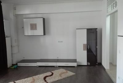 Apartament cu 2 camere decomandat, mobilat în Titan
