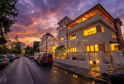 Casă individuală cu 9 camere în Cotroceni