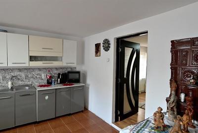 Casa de Vanzare  Oras Gura Humorului  0727817187 - 6