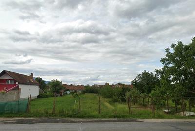 Teren cu acces din drum principal cu utilitati si certificat de urbanism - 1