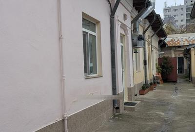 VILĂ SPATIOASĂ CU 11 CAMERE + DEPENDINȚE • TEREN GENEROS • ZONĂ CENTRALĂ  SECT.1 - 1