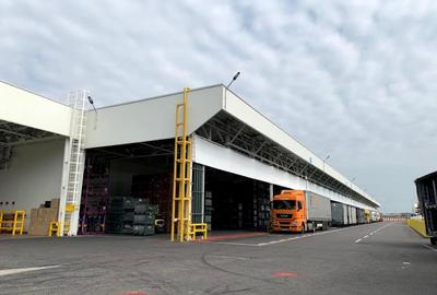 Spațiu industrial, 17500 mp în Central