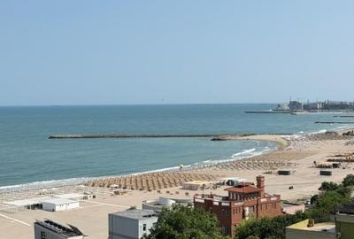 Apartament cu 3 camere decomandat în Faleza Nord