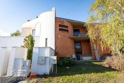 Duplex cu 4 camere în Moșnița Nouă