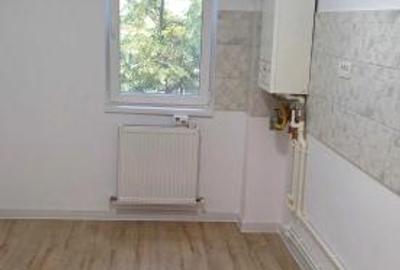 Apartament cu 2 camere decomandat în Trocadero