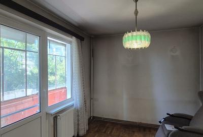 De vanzare ap.3 camere , cart. Tudor- str. Cutezantei - 12
