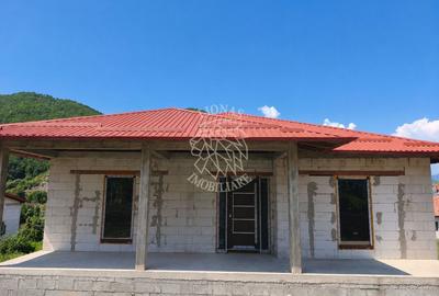 Casa 4 camere 220 mp-teren 7 ari-garaj-terasa 28 mp-Poiana Ilvei - 2