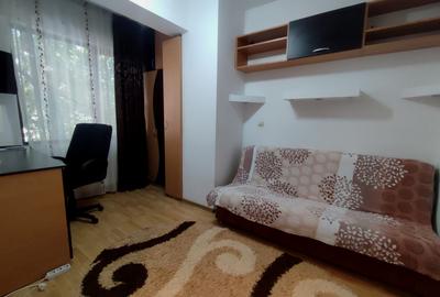 Garsonieră decomandată, mobilată în Podul de Piatră