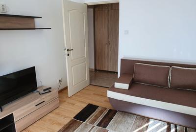 Apartament cu 2 camere decomandat în Păcii