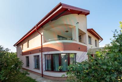 Casă individuală cu 5 camere în Vitan