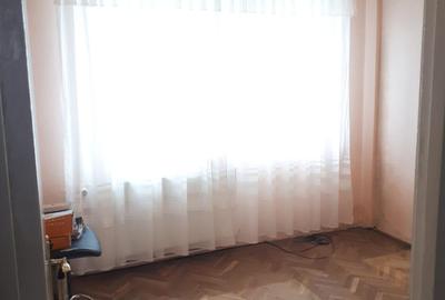 Apartament 3 decomandate Tiglina2 et3/4 ,centrala pret 76 000 euro - 1