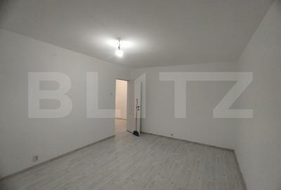 Apartament cu 3 camere decomandat în Tomești