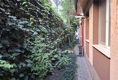 Apartament 2 camere, transformat in 3 camere, parter - 20