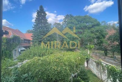 Apartament cu 4 camere în Aviatorilor