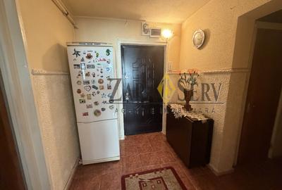 Apartament de vanzare 3 camere zona Podul Inalt - 4