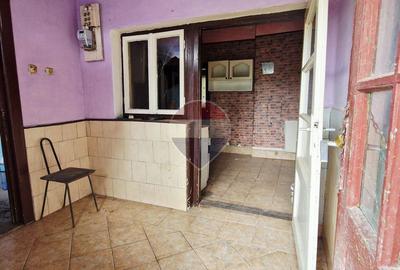 Casă cu teren generos de 750 mp, zona centrala Chisineu Cris - 9