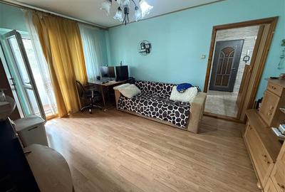 Apartament cu 2 camere semidecomandat în Mioriței