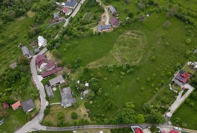 De vânzare – Teren intravilan + extravilan, 8.318 mp  Localitatea Rus, Maramures - 8
