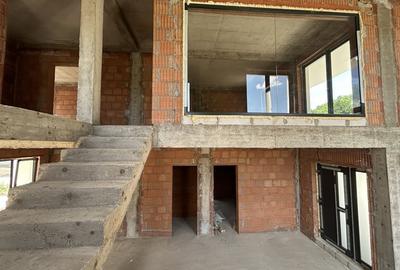 Casă cu arhitectura contemporana, terasă panoramică, zona verde. - 4