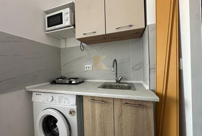 Camera cu baie, renovata complet, etaj 3,. Serii 2, prima inchiriere - 2