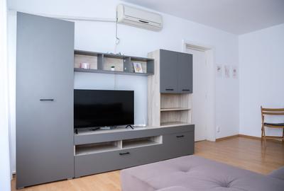 Apartament cu 3 camere semidecomandat, mobilat în Gorjului