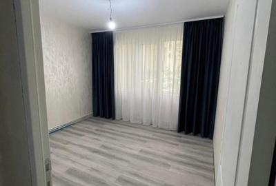 Etaj 2 - Alexandru - Bulevard -  3 camere decomandat - geam la baie - renovat - 9