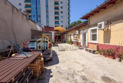 Apartament cu 8 camere în Tei