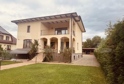 Casă individuală cu 5 camere în Periferie