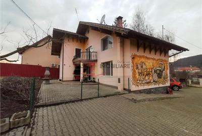 Casă individuală cu 3 camere în Unirii