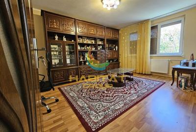 Apartament cu 3 camere decomandat în P-ța Reșița