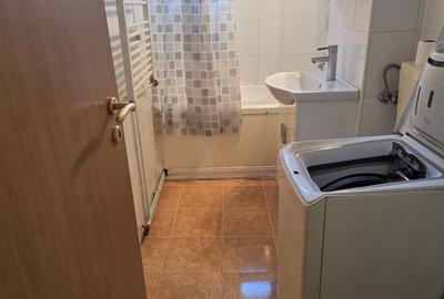 Vand apartament 2 camere decomandat in Deva, situat pe  Bld. Balcescu, etaj 2, - 4