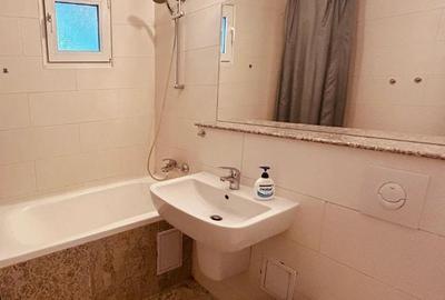 Unirii  - Bd Natiunile Unite  apartament renovat.  Comision 1  % - 8