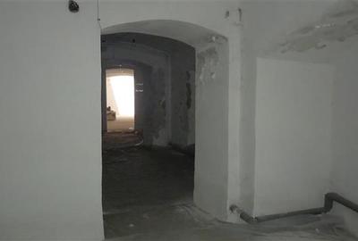 Spatiu Comercial Ultracentral la demisol cu parcare proprie - 7