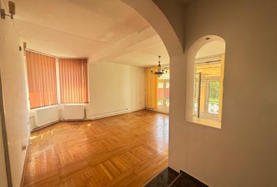 Inchiriez casa  noua  5 camere calea Aradului 1600 euro - 1
